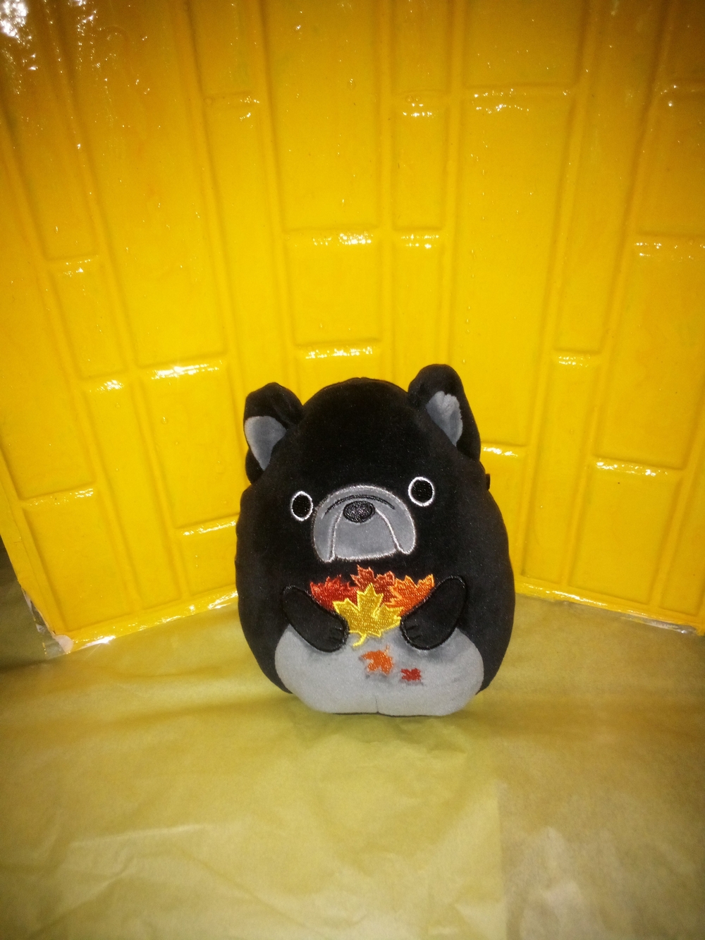Black Plush Bear Holding Autumn Leaves5 Inches Squishmallows